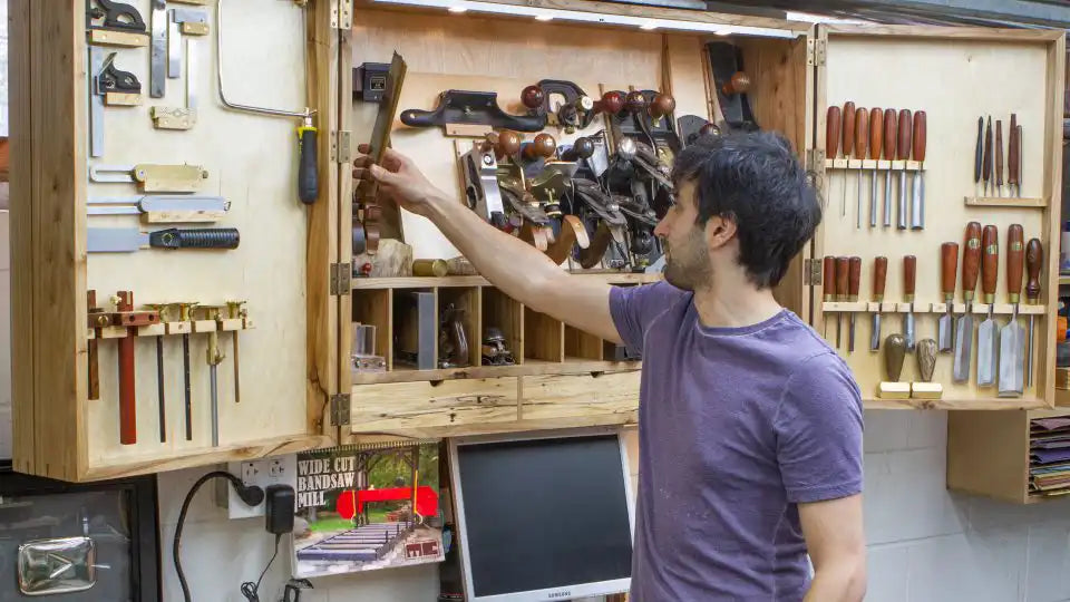 The Wood Whisperer - ultimate-wall-haning-tool-cabinet-matthew-cremona