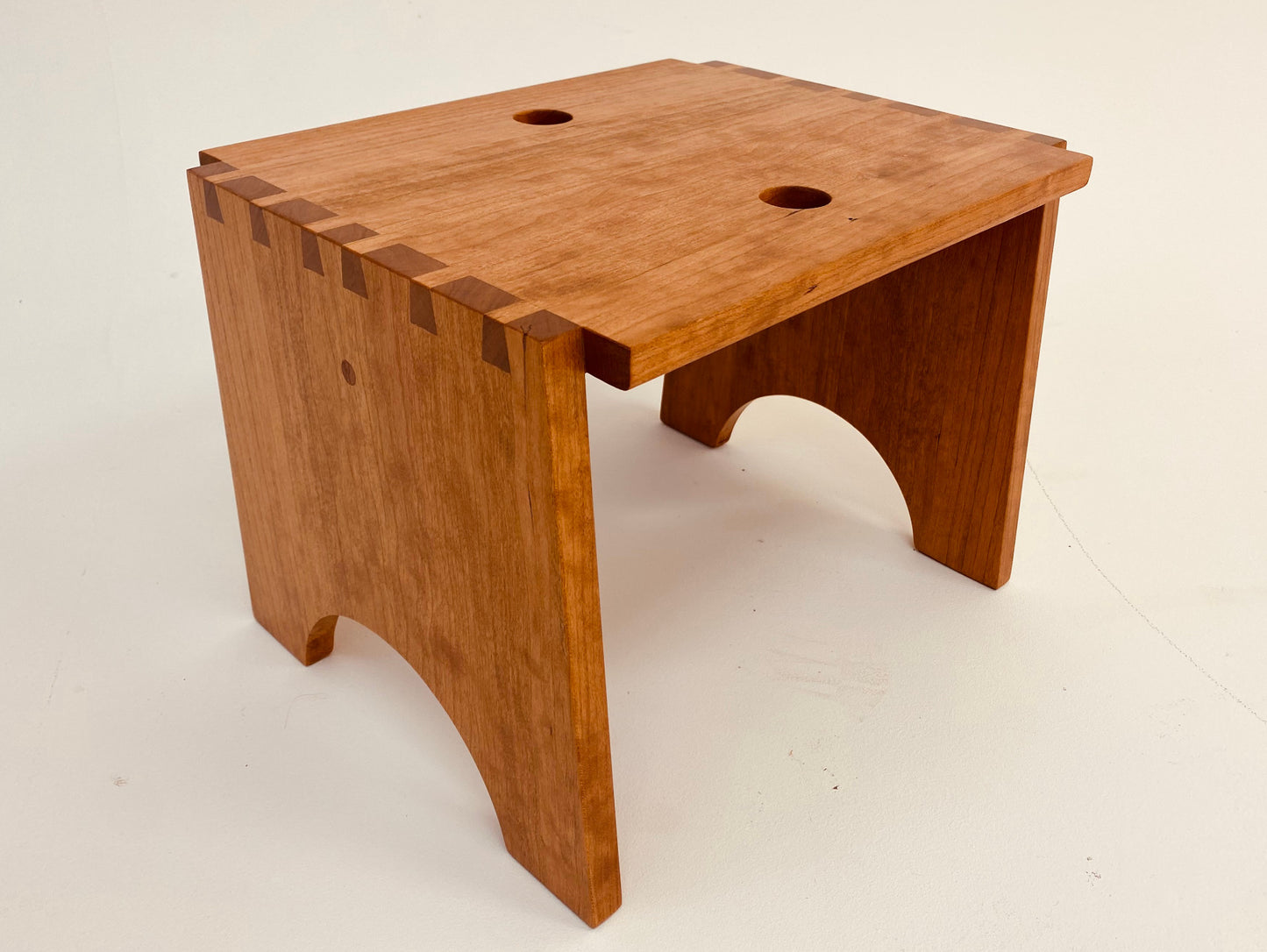 Longview Woodworking - dovetail-step-stool-plans